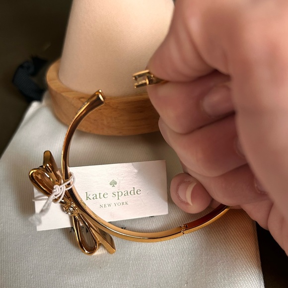 KATE SPADE | NWT Bow Bangle - Picture 3 of 5